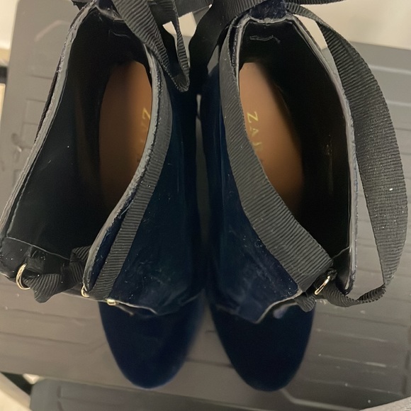 Zara Velvet Midnight Booties with bow - Picture 4 of 5